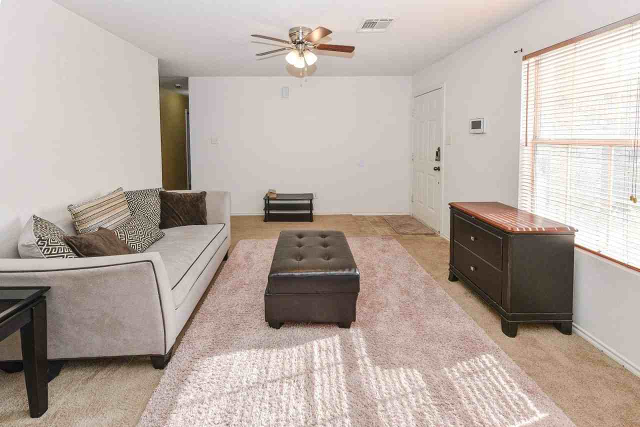 3703 Frigate Dr - Photo 4 of 18