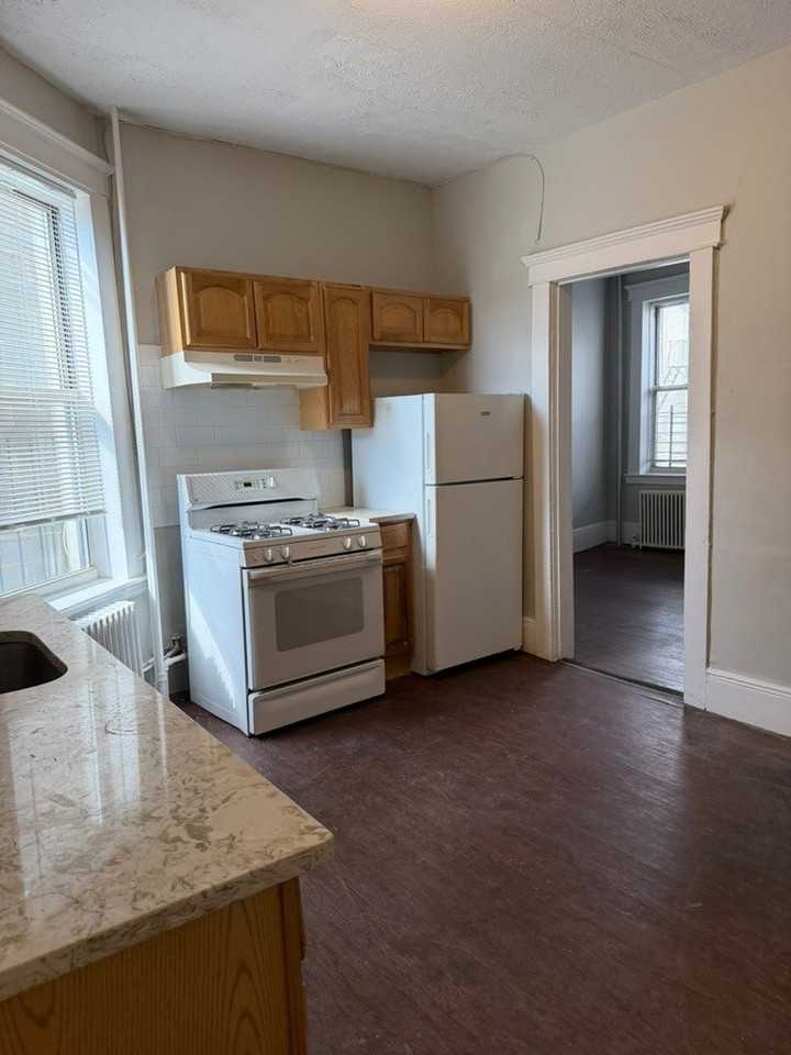 13 N Bond St #2A - Photo 2 of 6