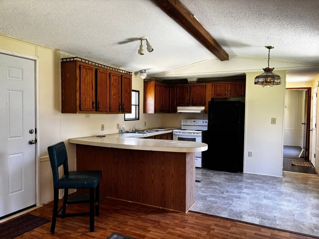 499 Tanzman Rd - Photo 4 of 19