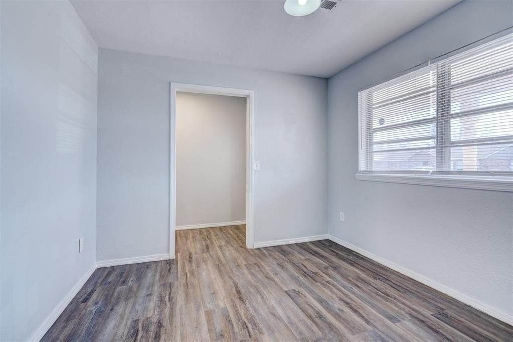 629 Parkhurst Ter - Photo 5 of 43