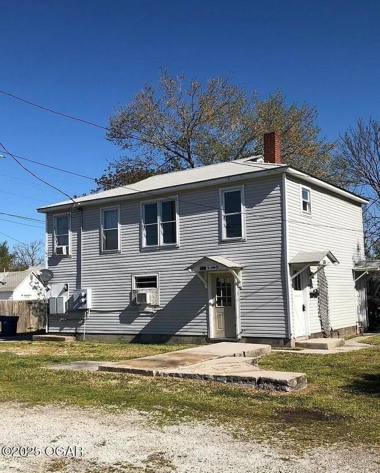 1920 S Upper 1/2 Connor Avenue - Photo 2 of 13