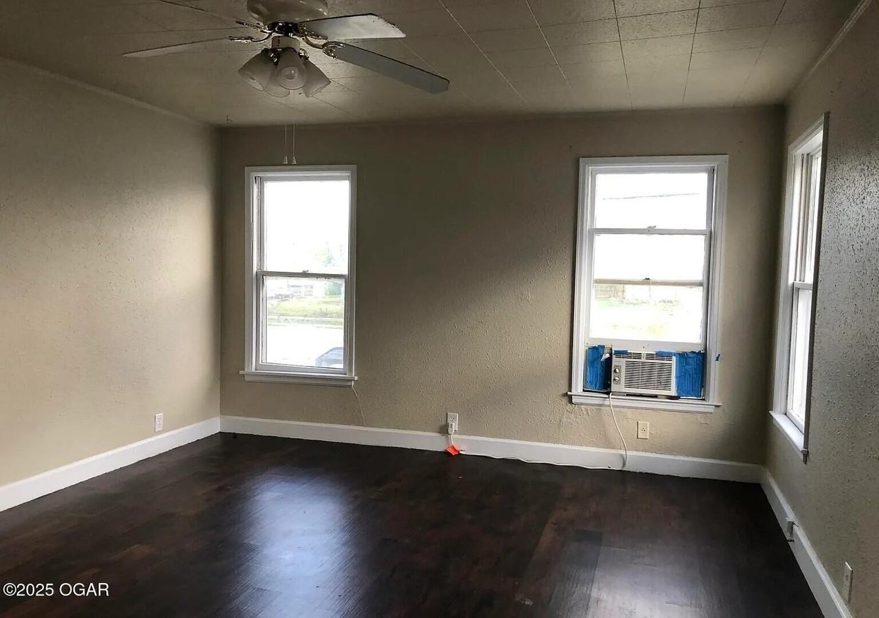 1920 S Upper 1/2 Connor Avenue - Photo 7 of 13