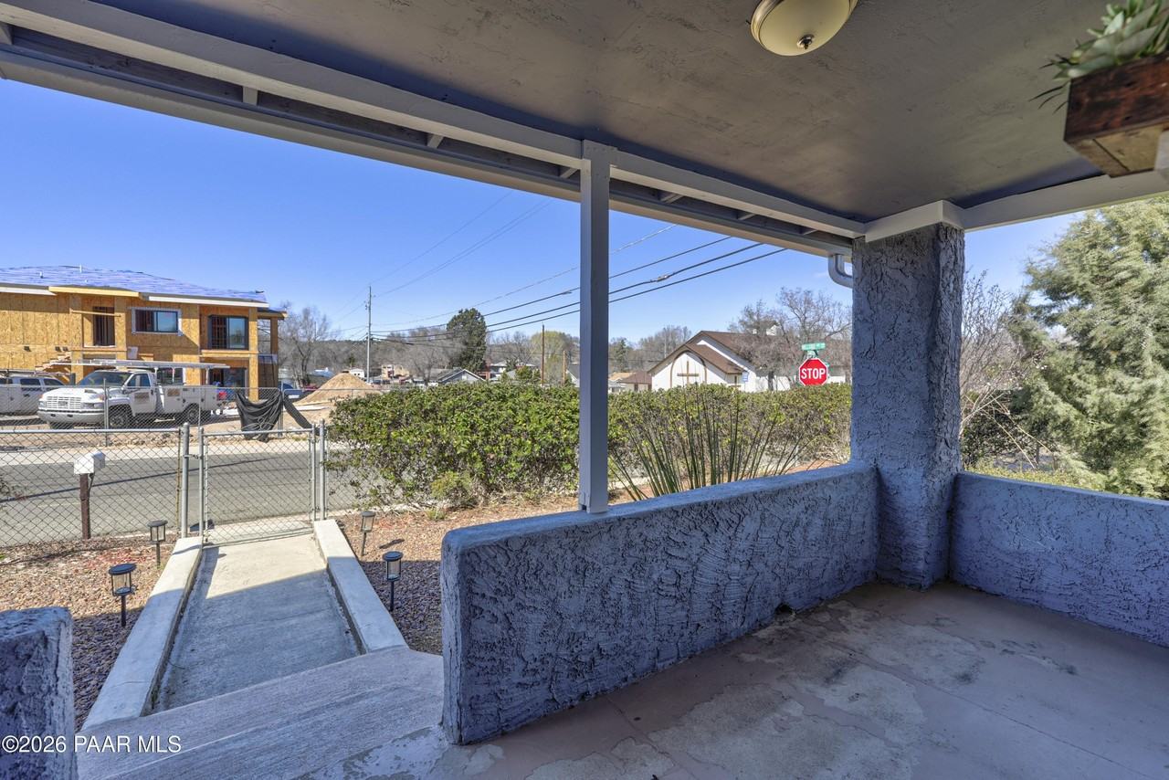 639 Dameron Dr - Photo 3 of 20