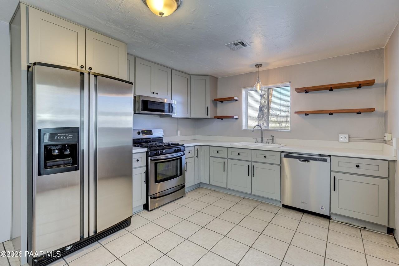 639 Dameron Dr - Photo 6 of 20