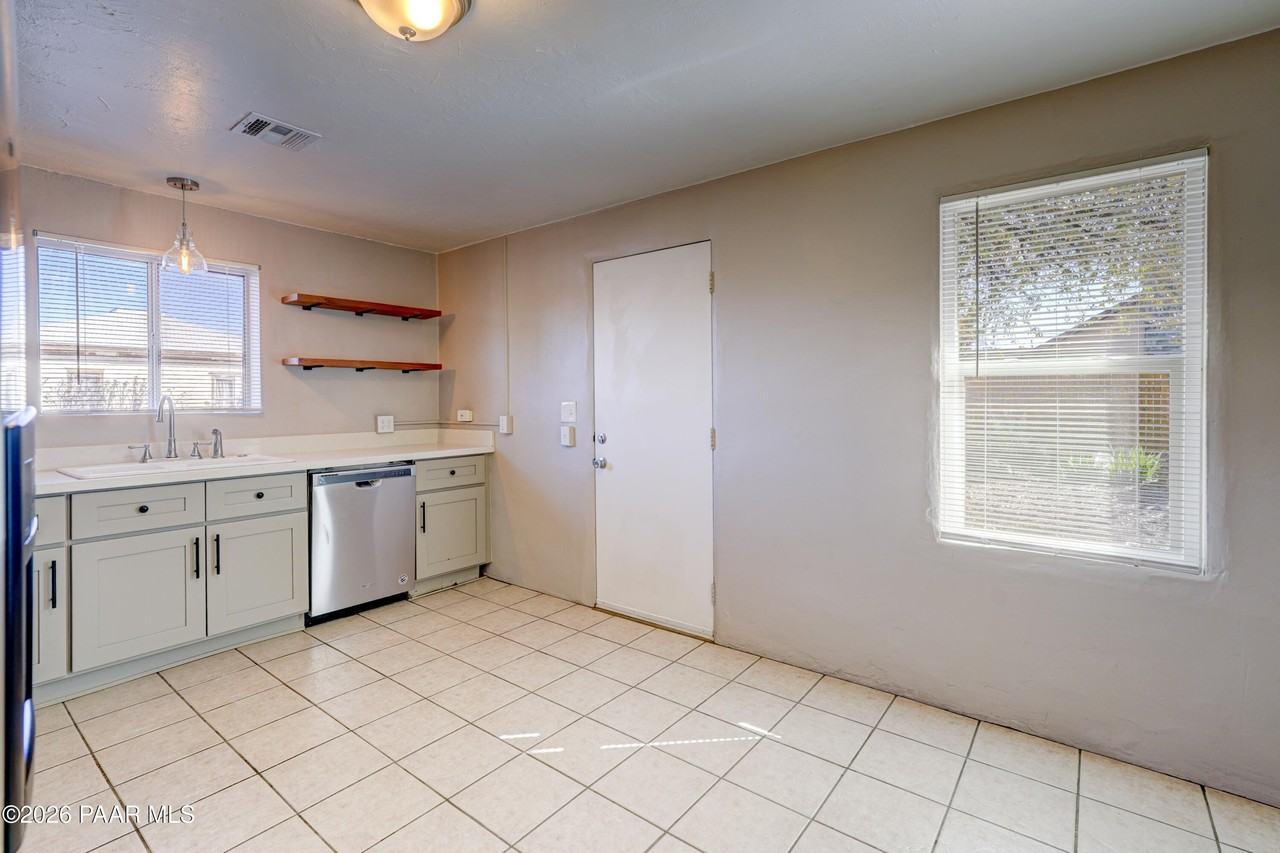 639 Dameron Dr - Photo 7 of 20