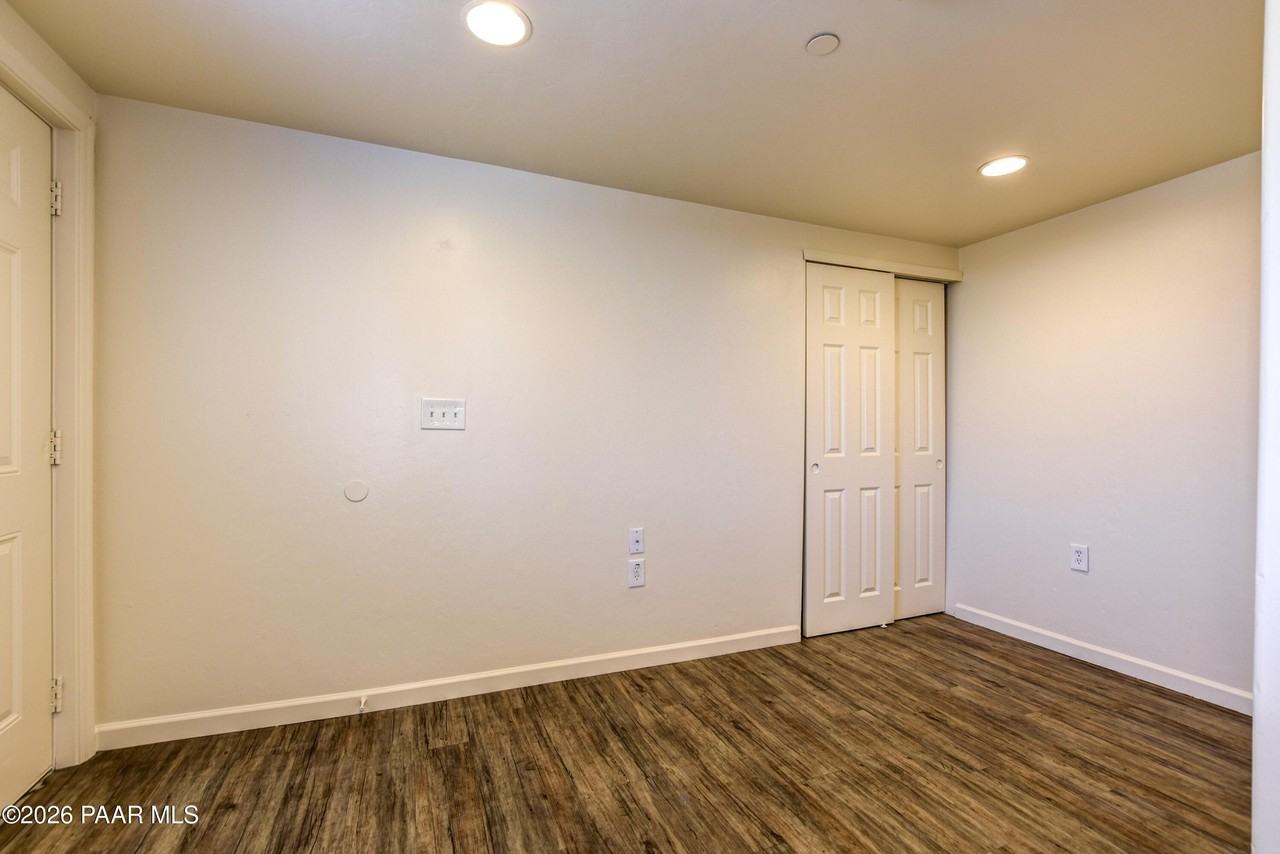 1141 E Gurley St #19 - Photo 3 of 17