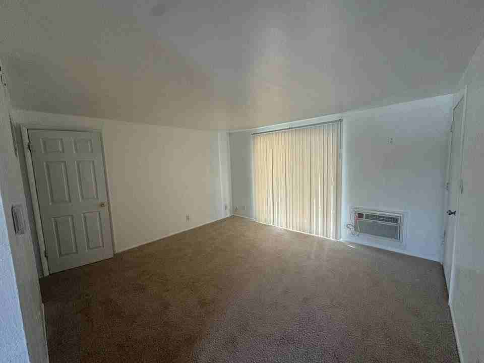 1810 Queenswood Dr #P - Photo 7 of 7