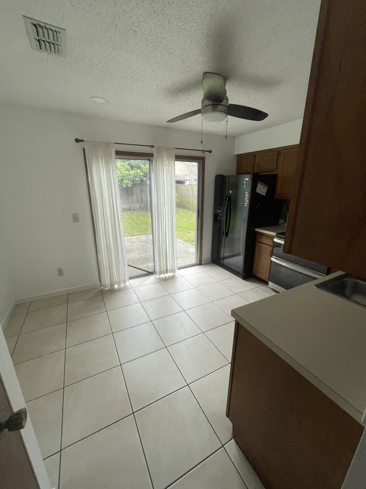 11719 Fort Caroline Lakes Dr #1 - Photo 7 of 22