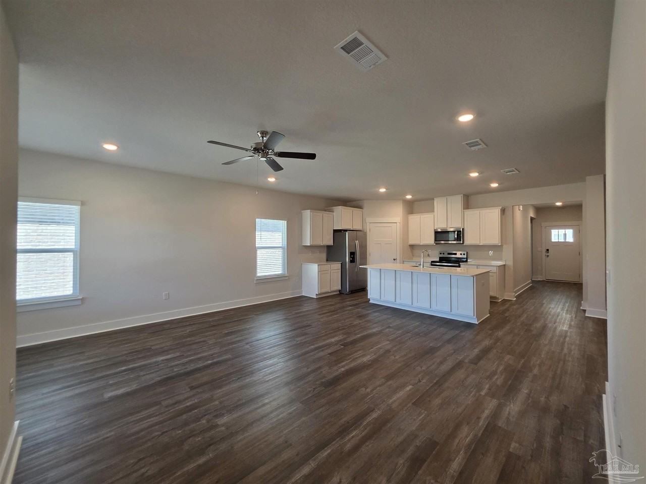 5839 Sargassum Ln - Photo 3 of 41