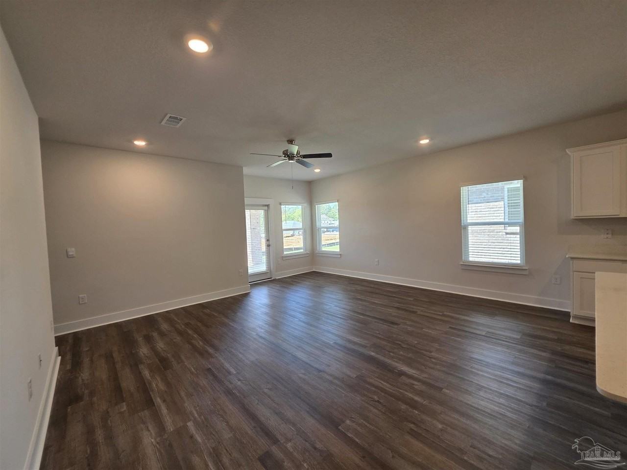 5839 Sargassum Ln - Photo 6 of 41