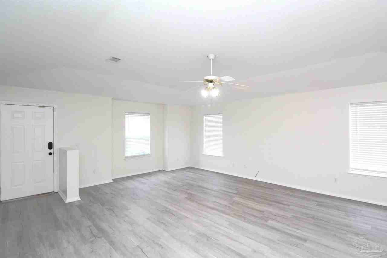 2432 Gulf Breeze Ave - Photo 2 of 22