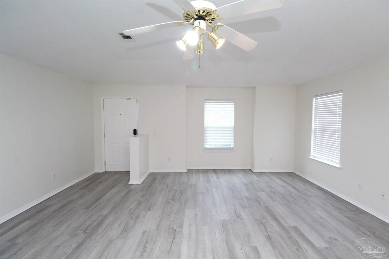 2432 Gulf Breeze Ave - Photo 3 of 22