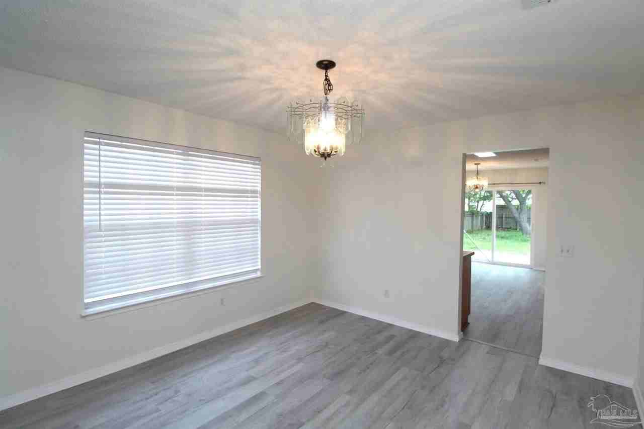 2432 Gulf Breeze Ave - Photo 4 of 22