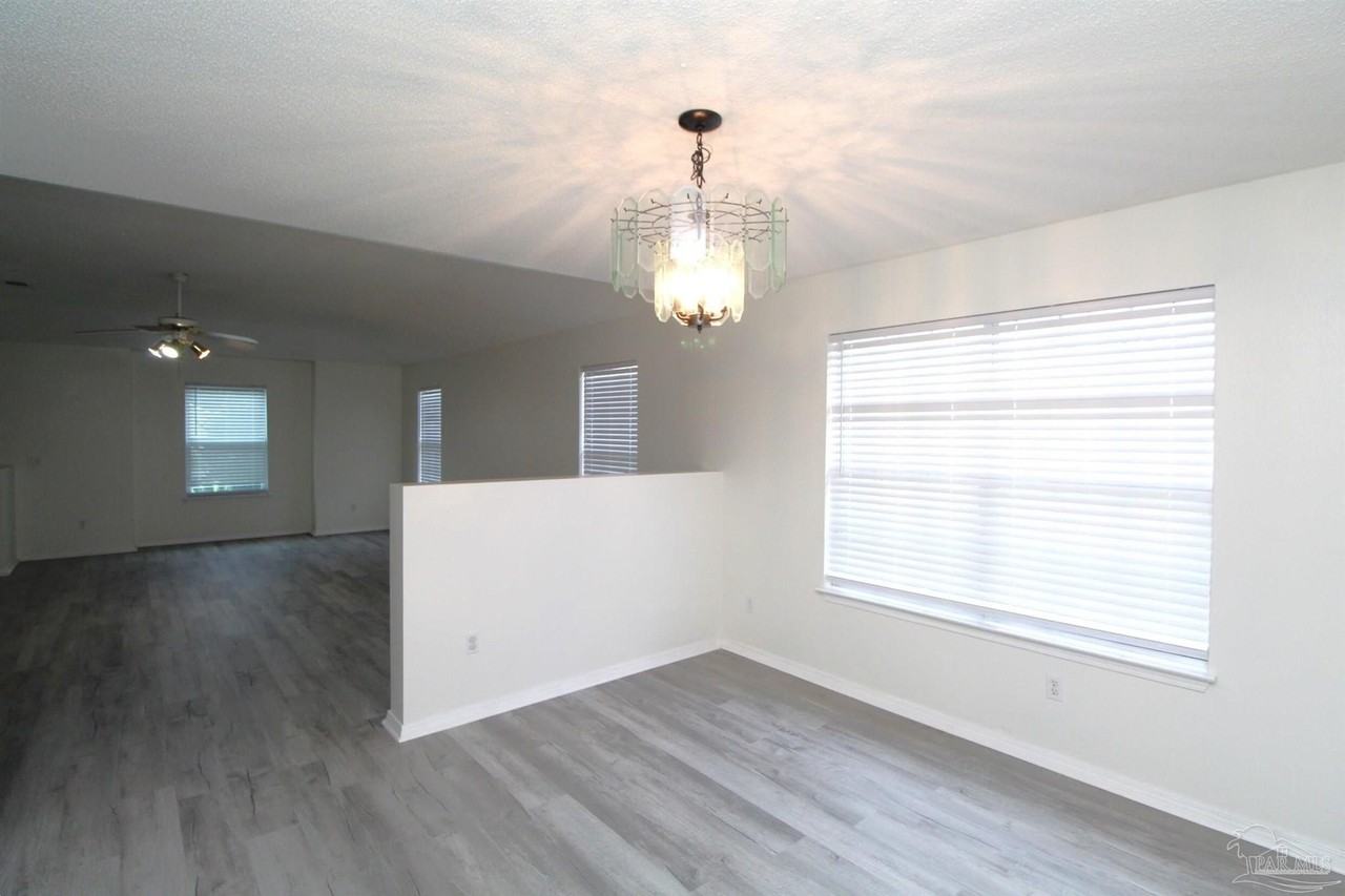 2432 Gulf Breeze Ave - Photo 6 of 22