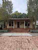 featured image of 307 E La Rua St