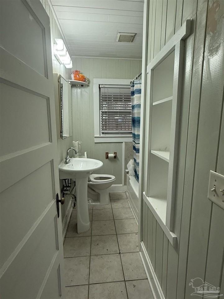 307 E La Rua St - Photo 6 of 6