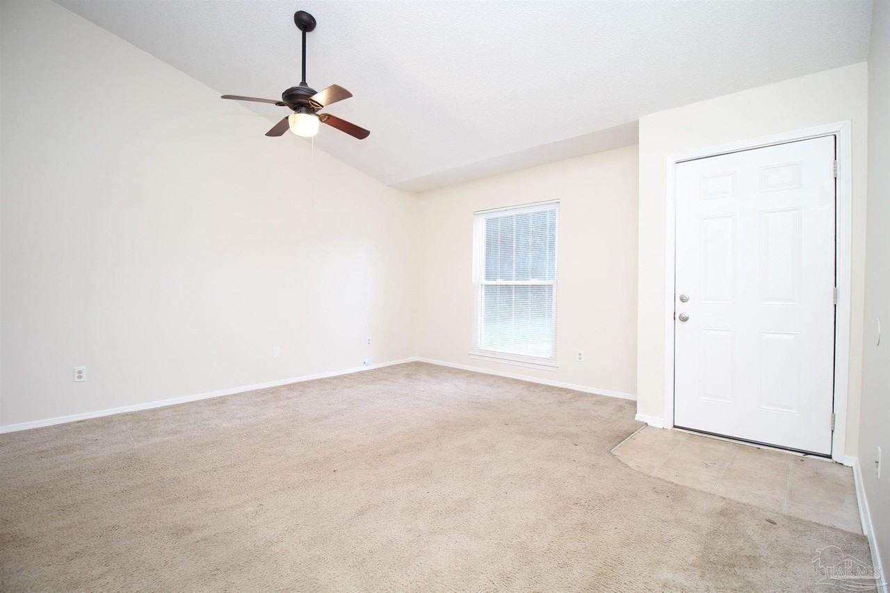 8126 Crystal Wells Pl - Photo 3 of 18