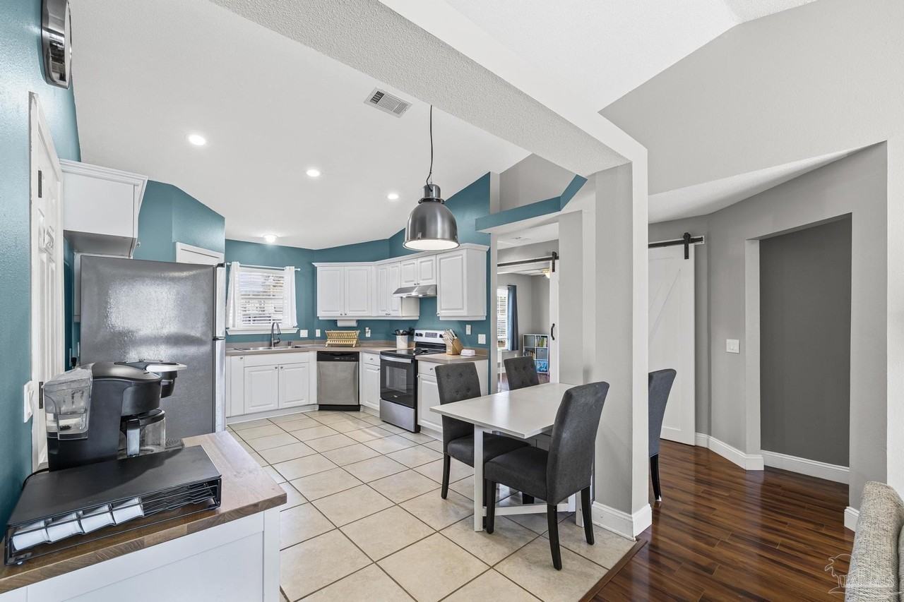 817 Binnacle Pl - Photo 5 of 22