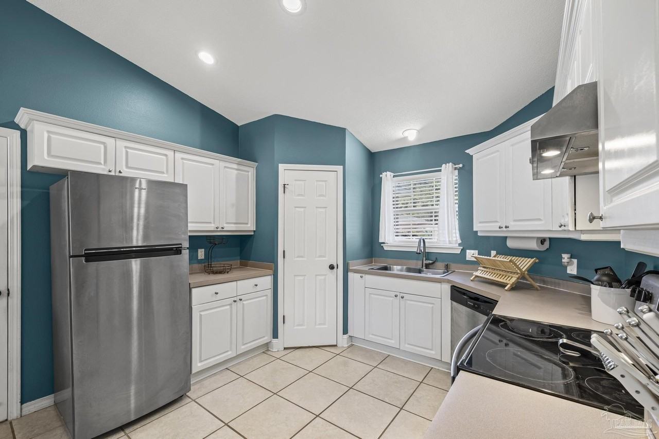 817 Binnacle Pl - Photo 7 of 22