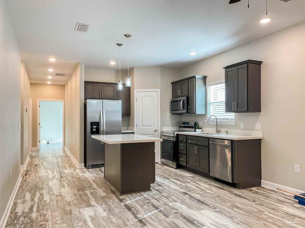 5170 Burlington Ave - Photo 4 of 23