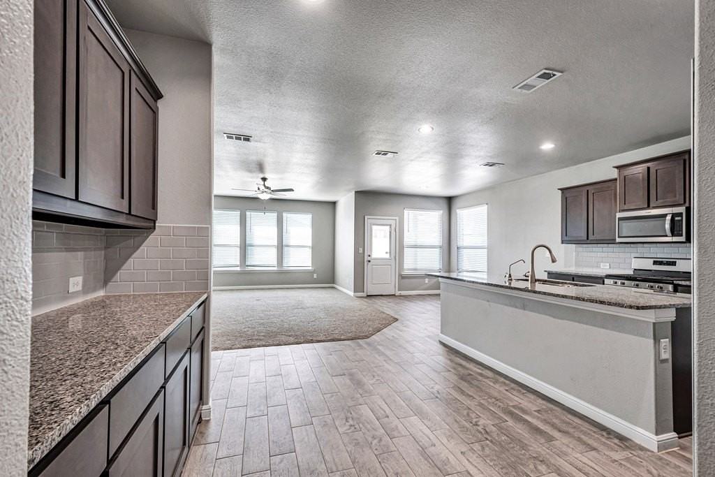 3119 Mearns Ct - Photo 4 of 22