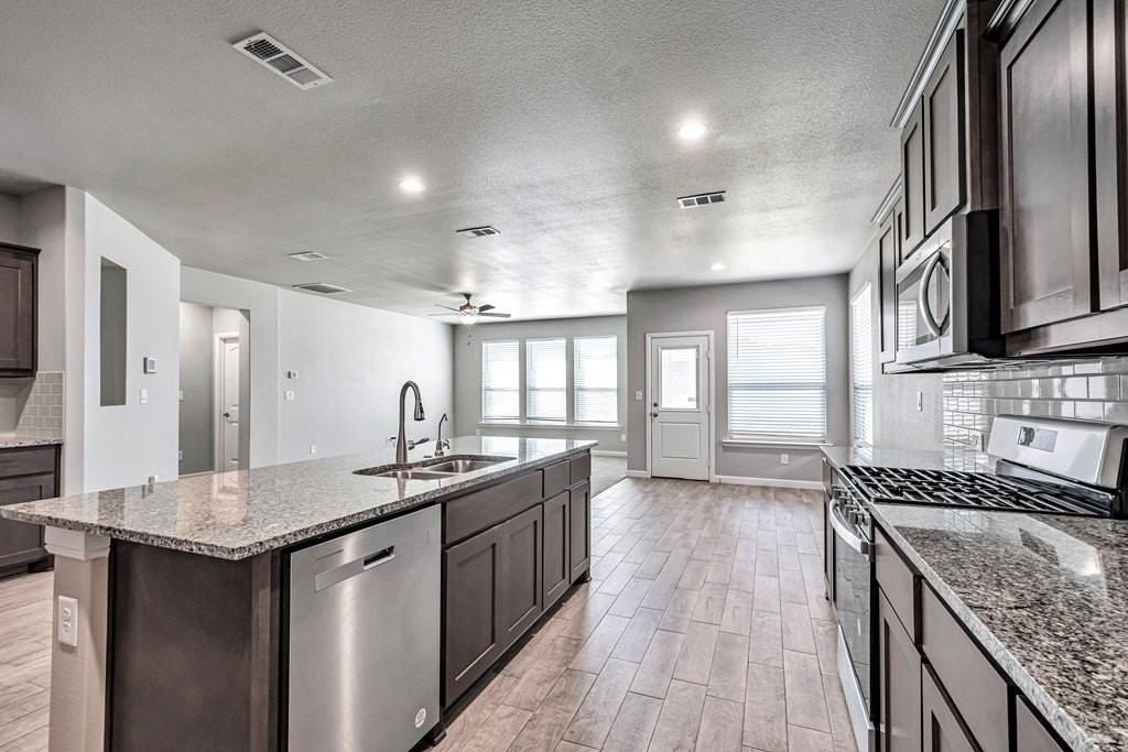 3119 Mearns Ct - Photo 6 of 22