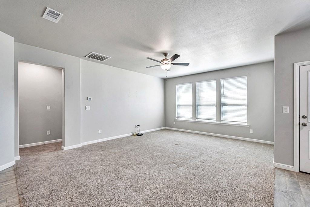 3119 Mearns Ct - Photo 7 of 22