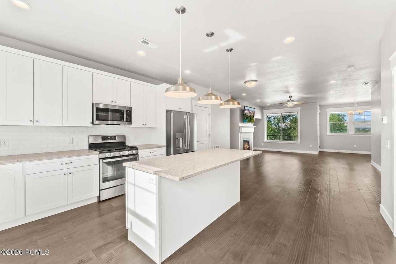 10374 S Sage Canal Way - Photo 4 of 38