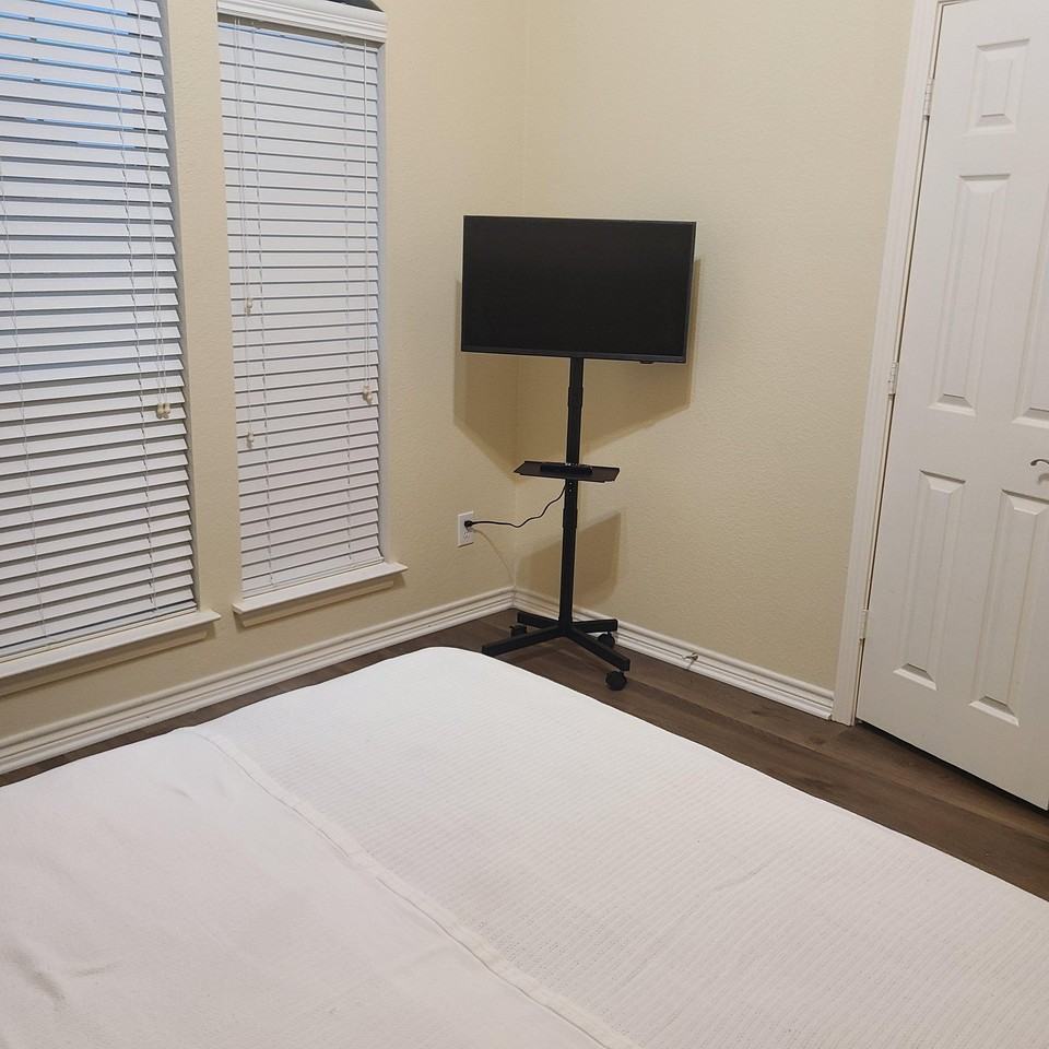 Amber Meadow Dr - Photo 7 of 8