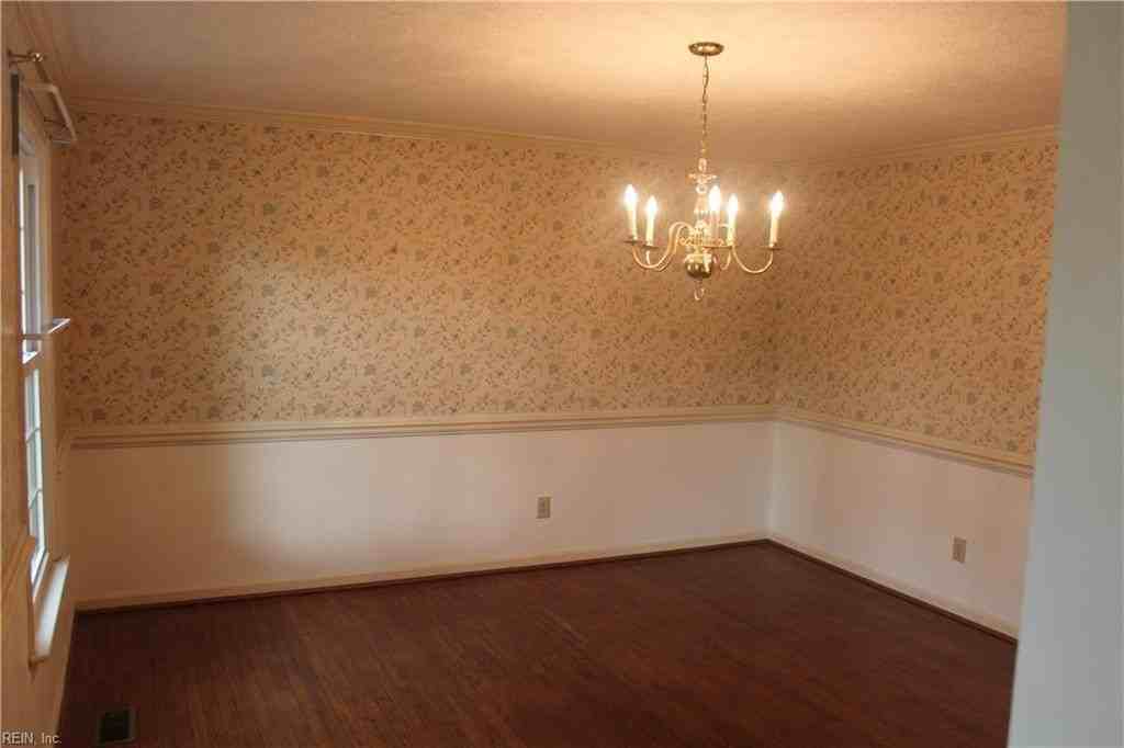 202 Admiral Ct - Photo 2 of 24