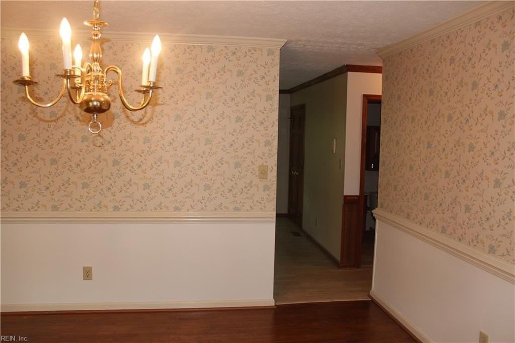 202 Admiral Ct - Photo 3 of 24