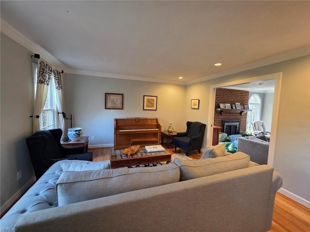 3201 Chapham Cross - Photo 6 of 46