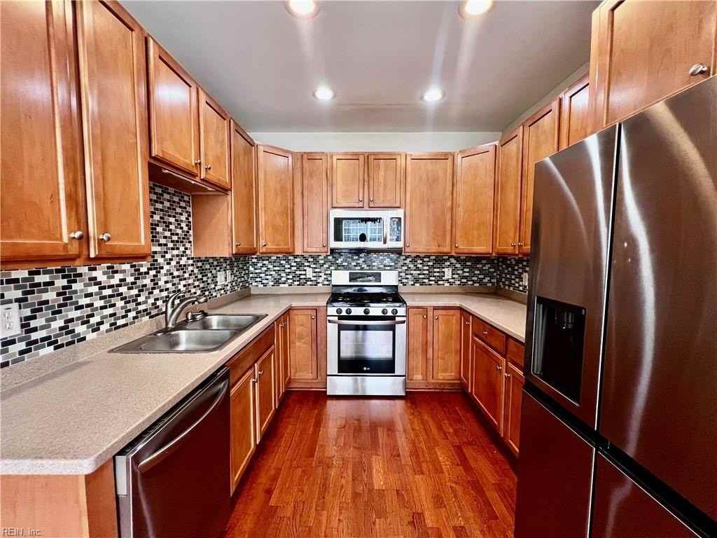 1008 Skiffs Landing Ln - Photo 4 of 20