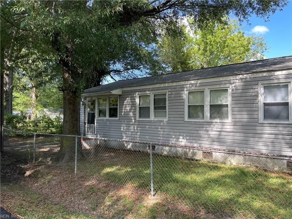 13 Lawrence Ave - Photo 2 of 27