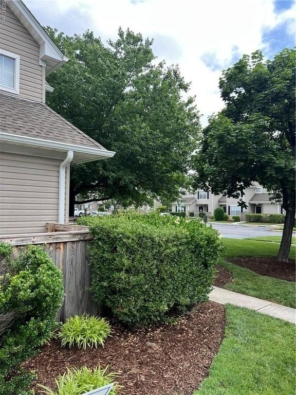 451 Adkins Arch - Photo 2 of 21