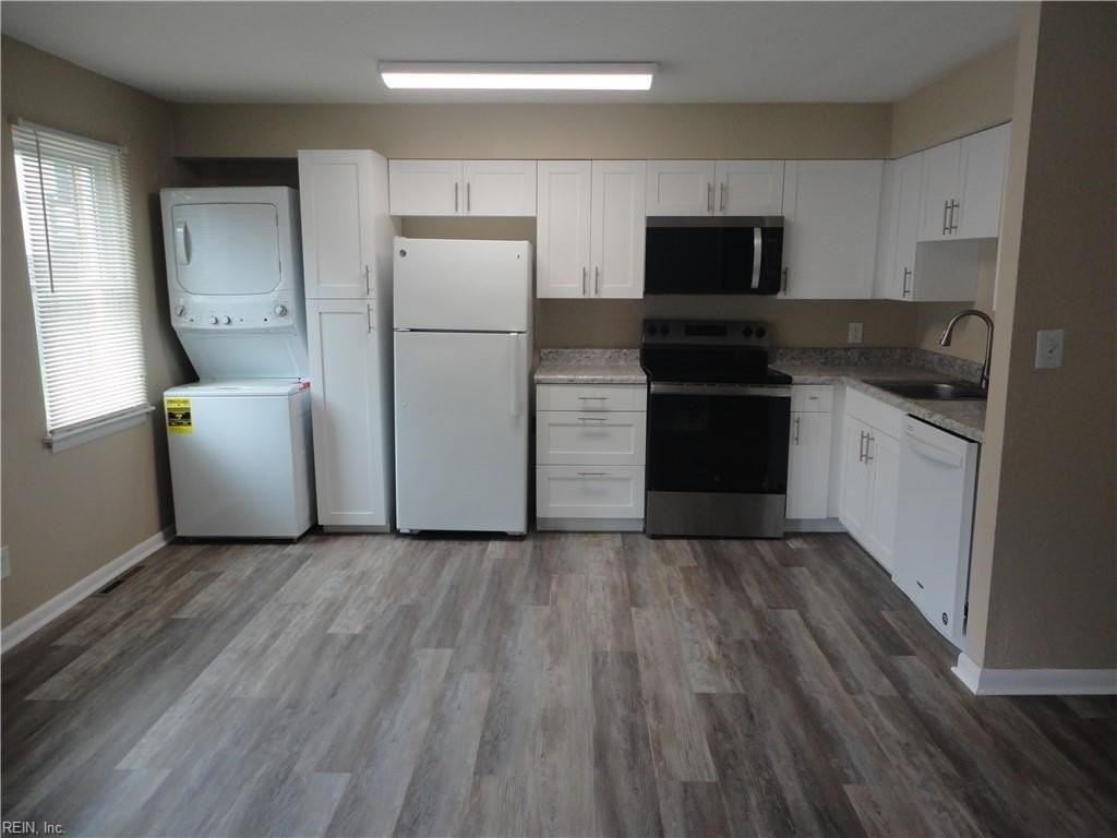 517 21st St #101 - Photo 2 of 9