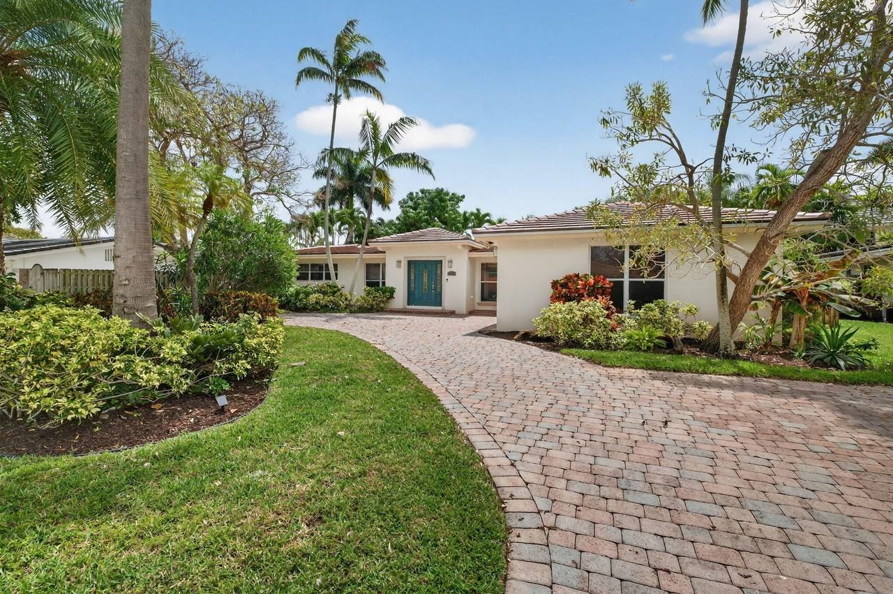 2808 Ne 22nd St - Photo 4 of 47