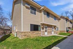 featured image of 64 E 13th St