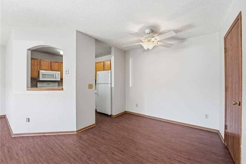 64 E 13th St - Photo 5 of 27