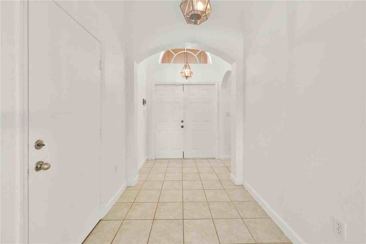12046 Sw 133rd Ter - Photo 4 of 8