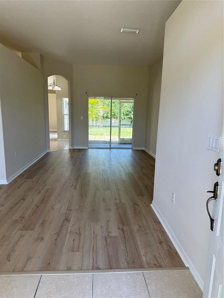 4833 Post Pointe Dr - Photo 3 of 29