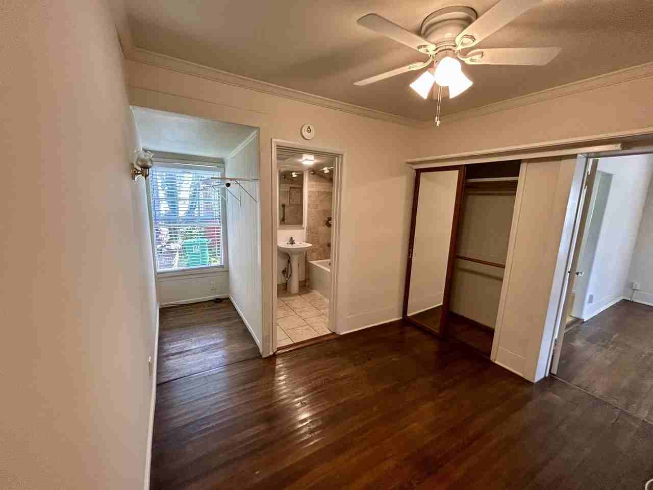 323 W Victoria St Apt B - Photo 6 of 13