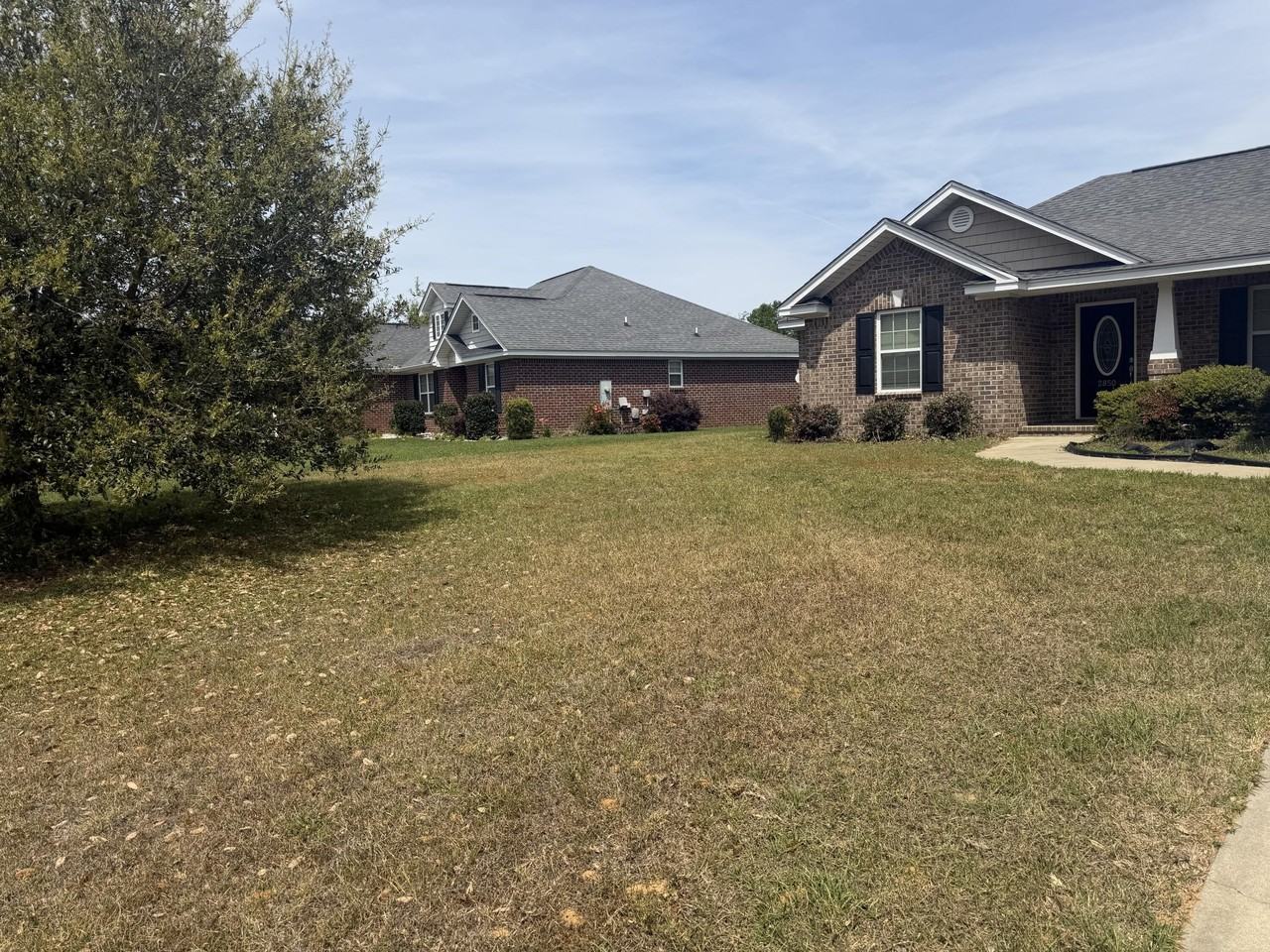 2850 Foxcroft Cir - Photo 2 of 50