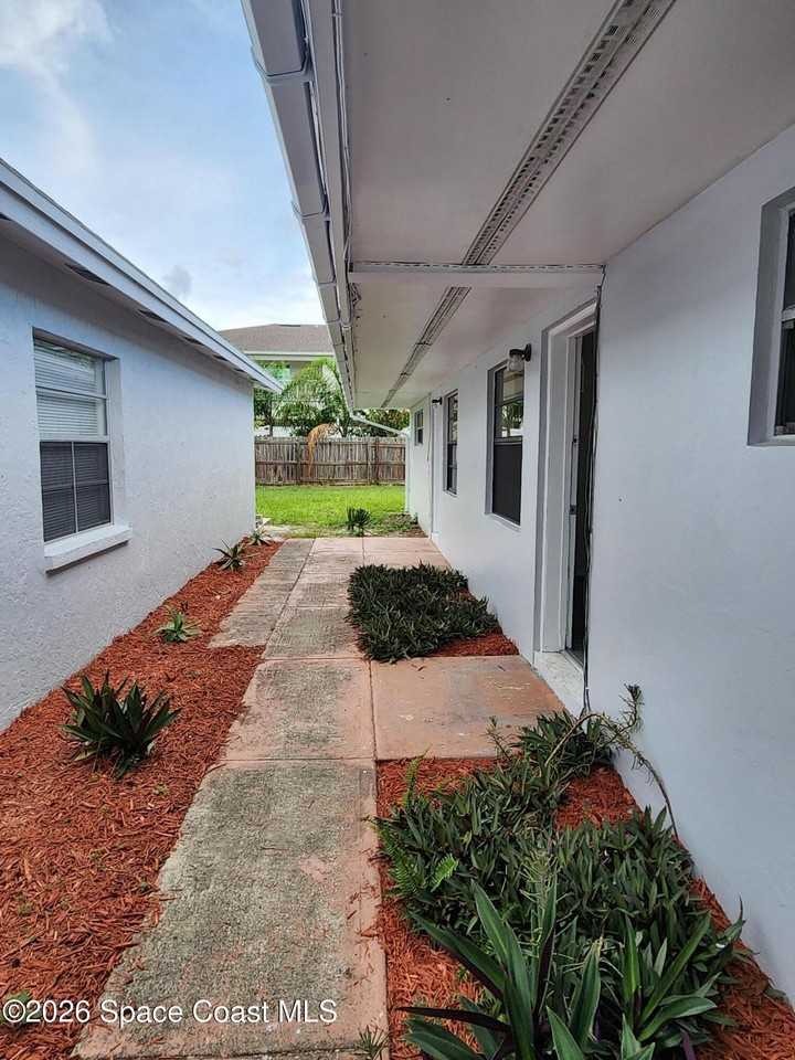 38 Elton St Unit B - Photo 7 of 24