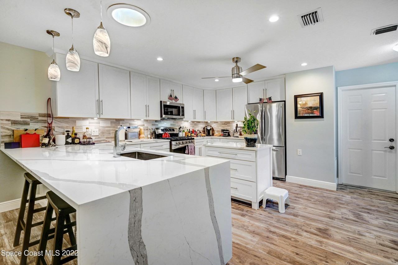 156 Plover Ln Unit 127 - Photo 3 of 40