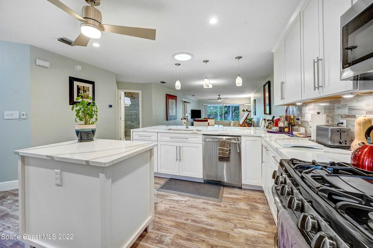 156 Plover Ln Unit 127 - Photo 6 of 40