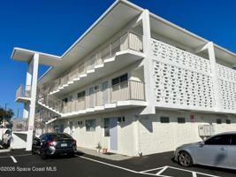 featured image of 1425 Oak St Apt 17