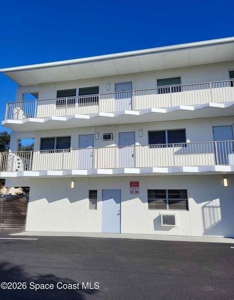 1425 Oak St Apt 17 - Photo 3 of 13