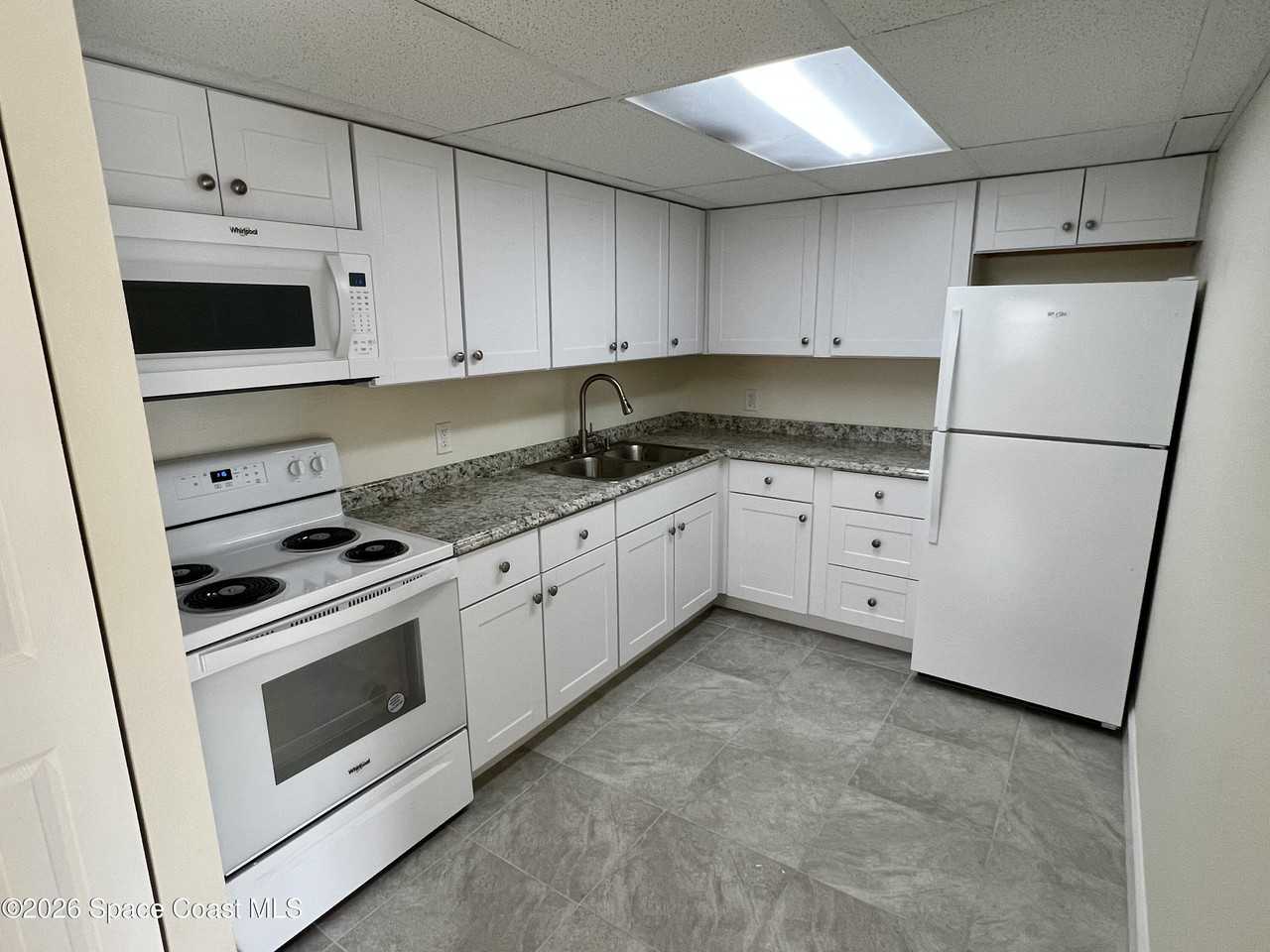 1425 Oak St Apt 17 - Photo 7 of 13