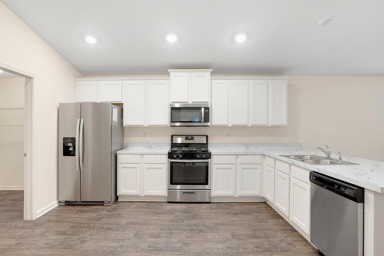 22 Caminha Rd - Photo 7 of 34